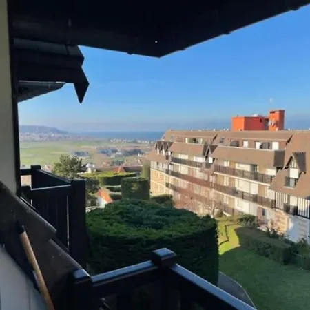 Vue Et Espaces Verts Proche Deauville Traveller Awards 2025 アパート